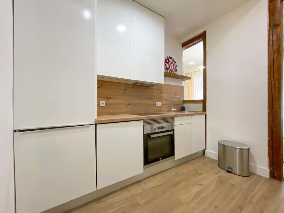 New Lavapies Spacious Flat, 2 Bedrooms And 2 Balconies 마드리드 외부 사진