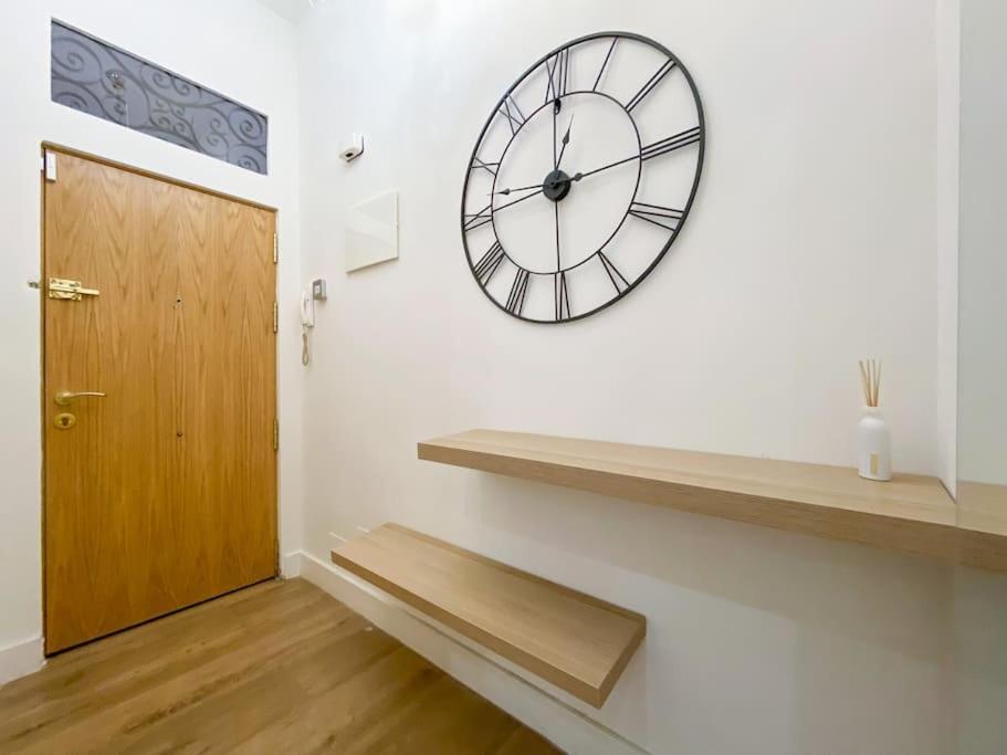 New Lavapies Spacious Flat, 2 Bedrooms And 2 Balconies 마드리드 외부 사진
