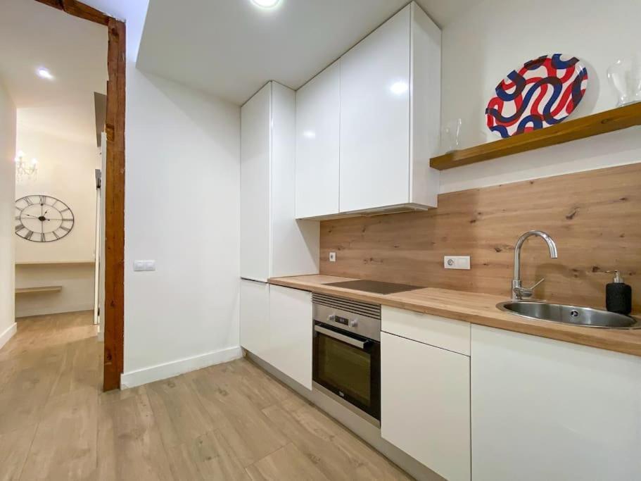 New Lavapies Spacious Flat, 2 Bedrooms And 2 Balconies 마드리드 외부 사진